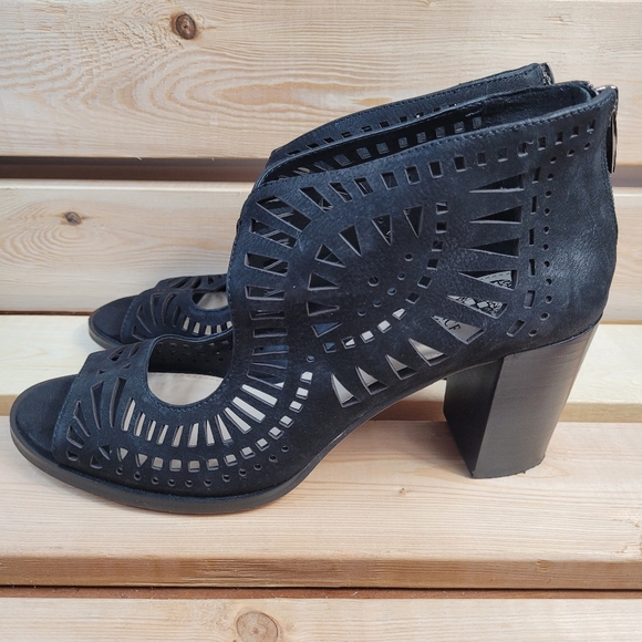 Vince Camuto Black heeled sandals women's size 8.5M - Picture 3 of 9